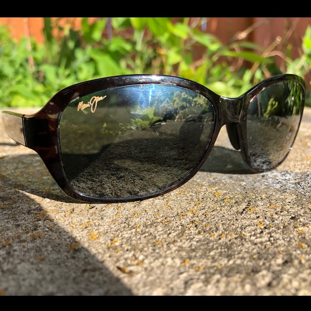 Beautiful Maui Jim Koki Beach Like New